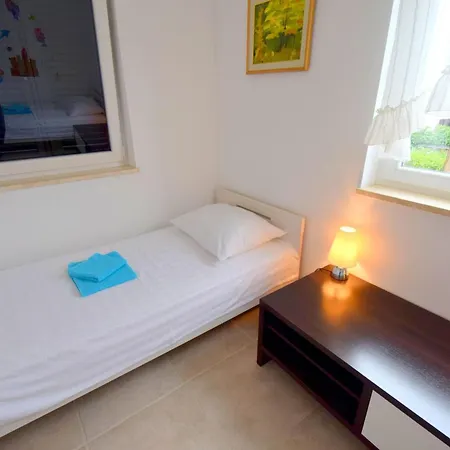 Ravlic Vanja By Interhome Apartman *